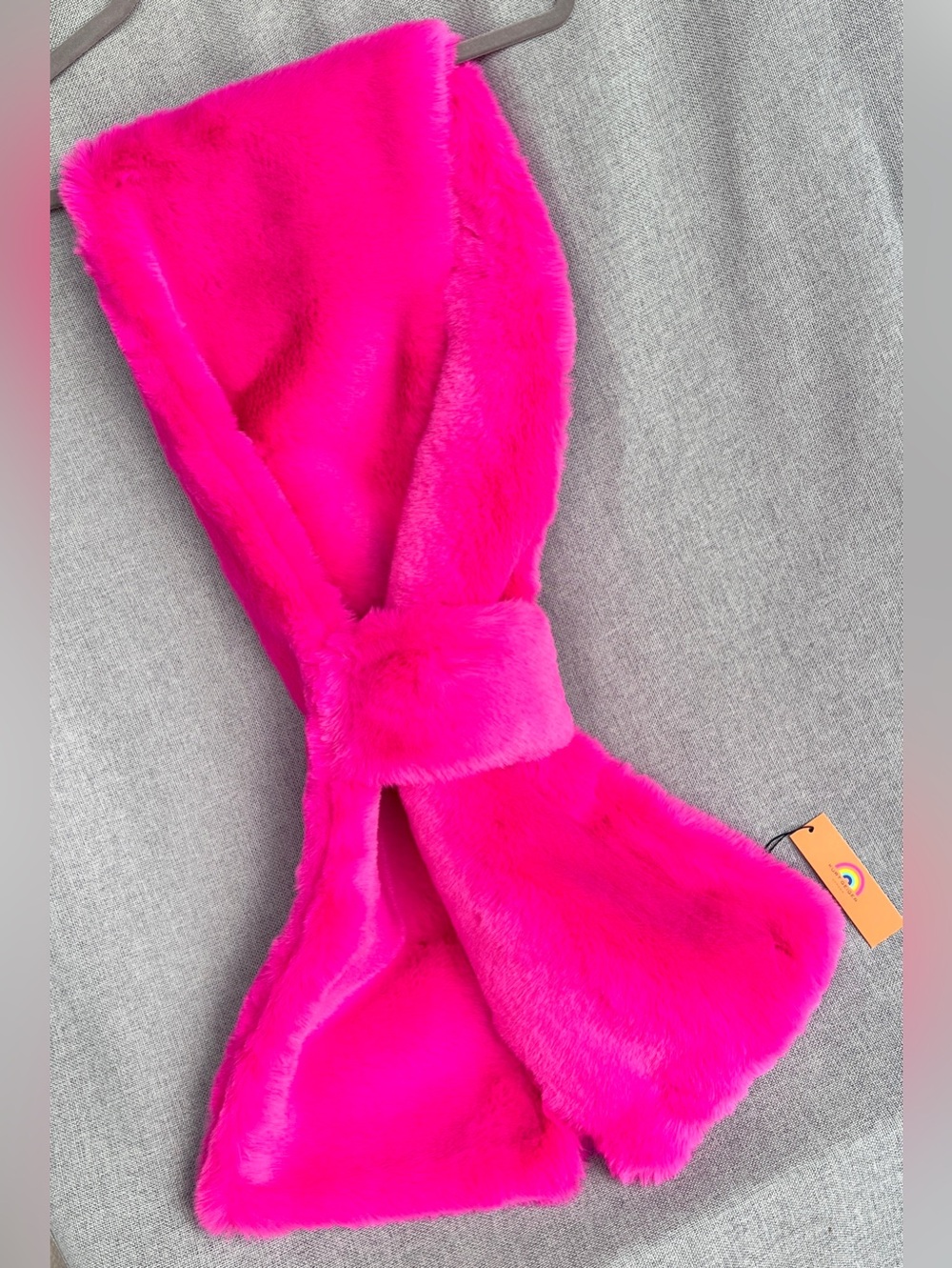 Kurt Geiger Poppy Pull Through faux fur scarf pink - Picture 3 of 12